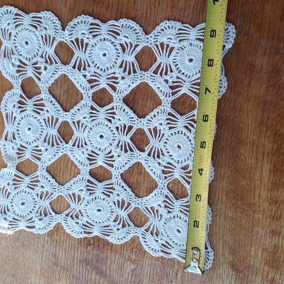 Handmade doili table decor 9 - Picture 3 of 3